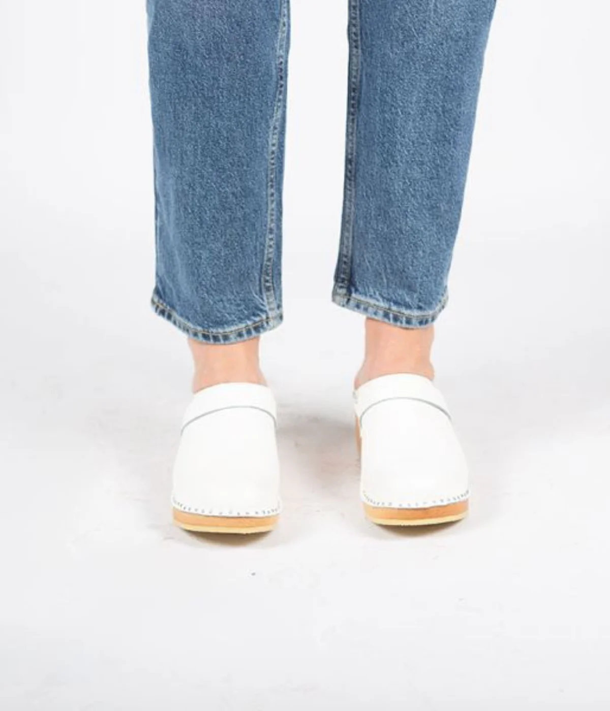 Da Vinci Clog - White - Image 4