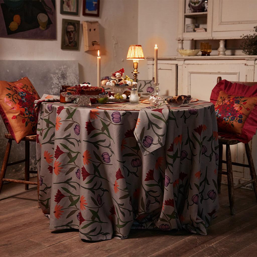 Tablecloth Picnic on the Meadow - Image 2